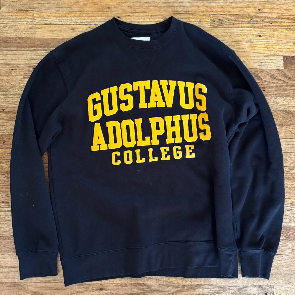 Gustavus Adolphus College Sweatshirt Medium Crewneck Black with Yellow Print